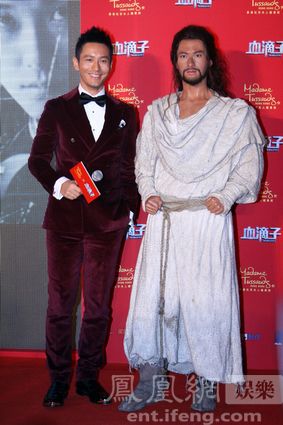 黄晓明生日为蜡像揭幕 自曝仅<em>穿内裤</em>被量身 _