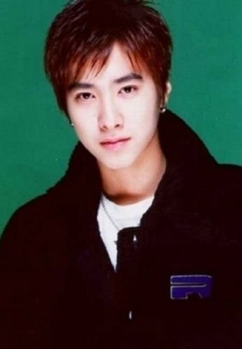 韩原水晶男孩成员高志溶宣布与医生女友10月