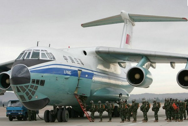 资料图:中国空军装备的俄制伊尔-76运输机.