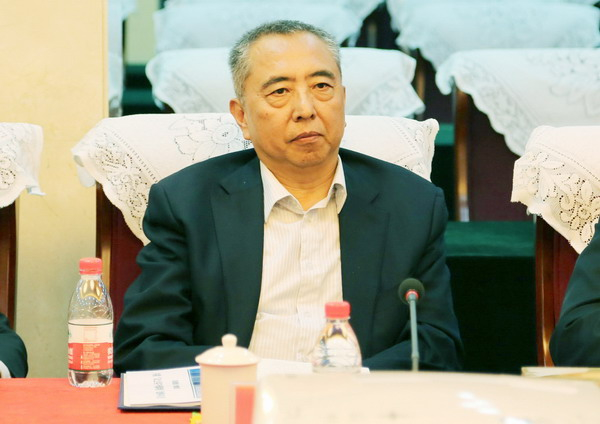 华国锋四个<em>子女</em>现状:既无<em>出国</em>的 也无经商的_