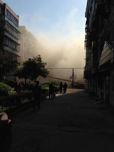 浙江宁波奉化市一幢5层居民房倒塌_凤凰房产