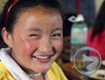 西藏盲童 触摸光明的天使