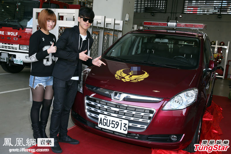 27日下午,由高凌风儿子宝弟(葛兆恩),女儿葛子扬作为代表,以父亲