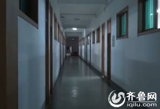 昨天晚上，某大学发生了一起针对上自习女生的伤害事件。（视频截图）