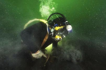 多艘 北洋战舰 遭 野蛮盗捞  盗贼操南方口音_山东