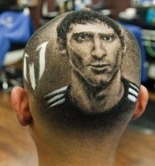 <em>发型师剪出球星发型</em>+网友吐槽:剪头发都能艺术