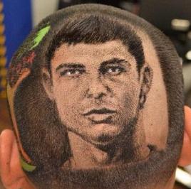 <em>发型师剪出球星发型</em> 网友吐槽:剪头发都能艺术