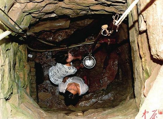 河南遭严重干旱 土地龟裂庄稼枯萎犹如人间炼