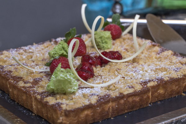 海口鲁能希尔顿酒店田园汇西餐厅自助晚餐全线