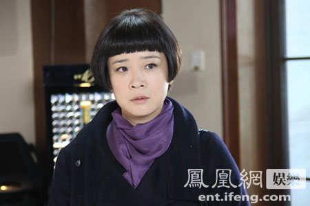 陈小艺,胡军,何冰等实力演员联袂主演的都市情感大剧《青春四十》将