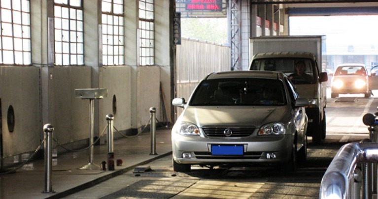 武汉尝试一站式检车 车辆年审车主不再跟车跑