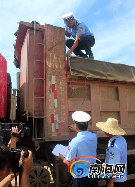 海口3天查处货车非法改装63起 车主为多运货将