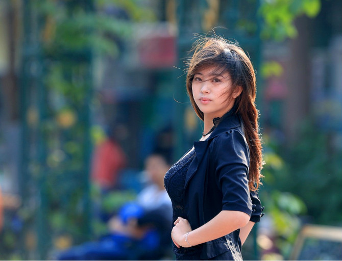 深圳女孩金玲--青春在梦里沉醉