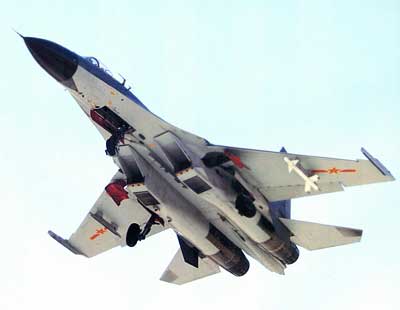 中国苏27挂弹“异常接近”日机 距离30米