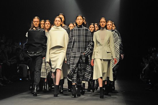 奢侈品集团对年轻设计师品牌追逐的一箭双雕