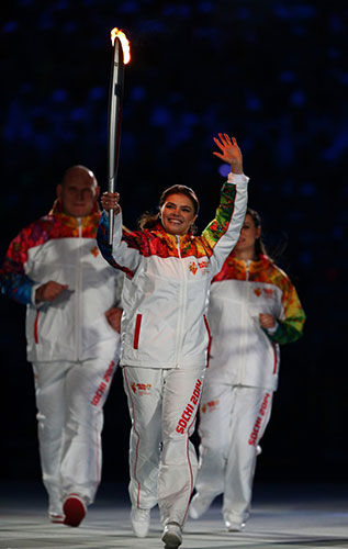 普京绯闻女友任火炬手遭吐槽:不配!无法进历史