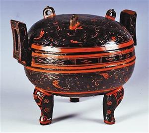 汉代流行漆鼎作为盛食器:木胎胎厚 体形稳重