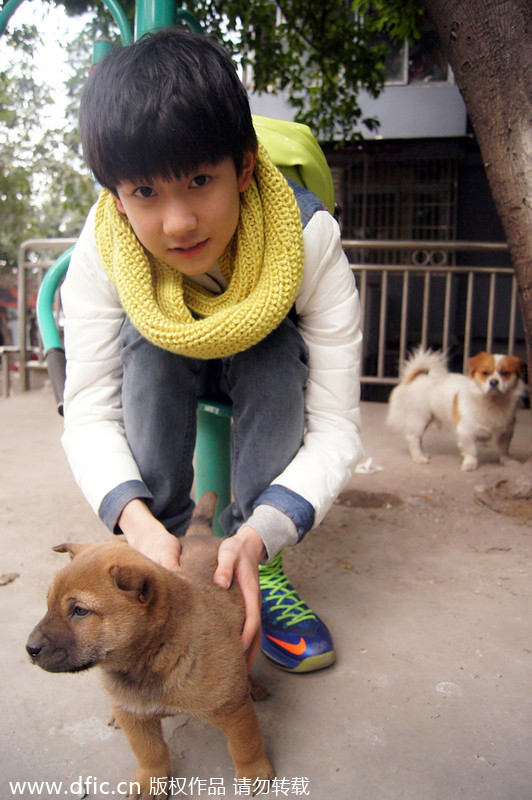 重庆初中生组合走红 海量生活照曝光(组图)