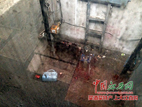 南昌23岁女子坠落KTV电梯井身亡 男子躺身旁