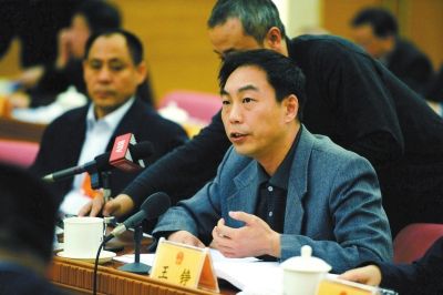 北大附中校长王铮:遇雾霾橙色预警仍会考虑停课