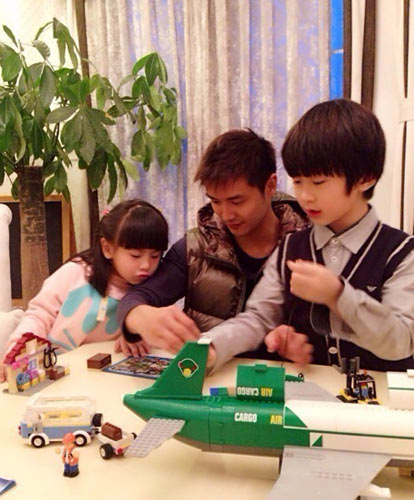 田亮携女访张亮 天天森碟春节相聚(图) 