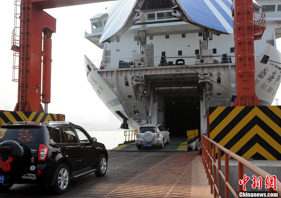 烟台:渤海湾客滚运输迎客运高峰