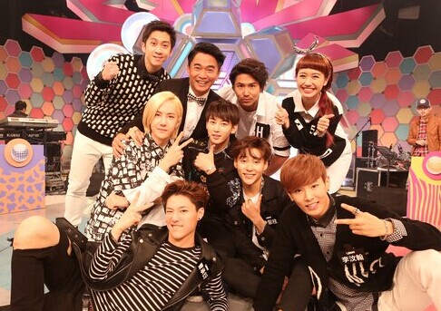 UNIQ登《综艺大热门》 演绎女团舞蹈轰动全场