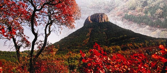 抱犊崮-熊耳山景区举办第六届红叶节 活动持续一个月 