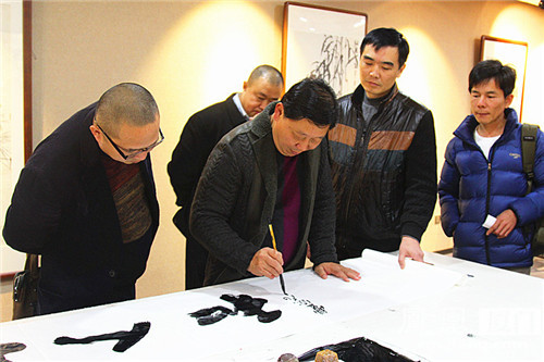 林志良举办书法展 分享艺术人生