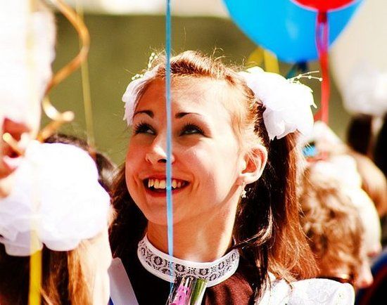俄国毕业礼<em>女仆</em>装性感湿身_<em>教育</em>频道_凤凰网