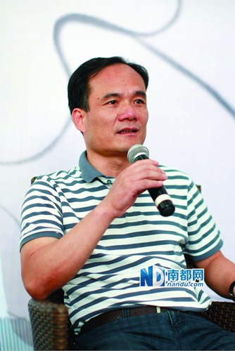     前天，来自区中小企业局、广东工业设计城、万和电气、骏特电器、电商九鼎世纪网络的嘉宾，共商顺德传统产业的升级路径。