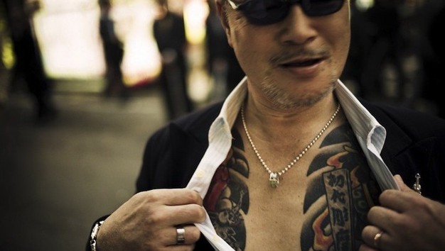 零距离实拍日本黑帮:纹身葬礼切指和娱乐(组图