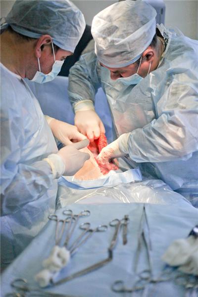 高清组图:直击剖腹产分娩手术全过程