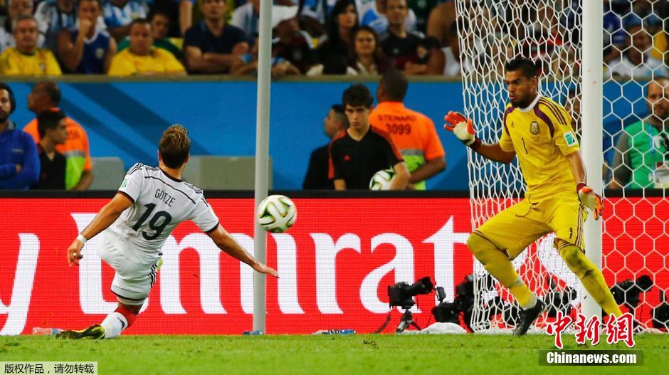 精彩回放:德国加时赛1-0胜阿根廷 第四次赢得世