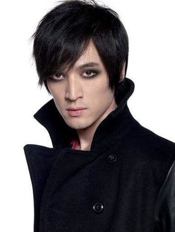 黄晓明眼妆遭吐槽 烟熏妆到底怎么画才对|眼妆