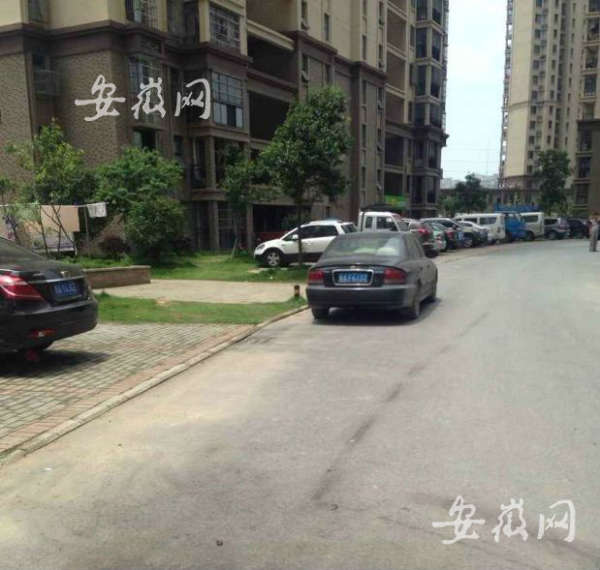 合肥文昌雅居一小伙坠楼身亡(图)