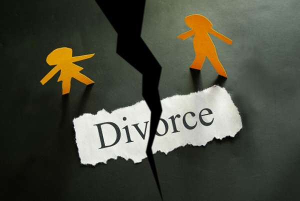 合肥:晚归不给进家门 丈夫起诉离婚被驳回