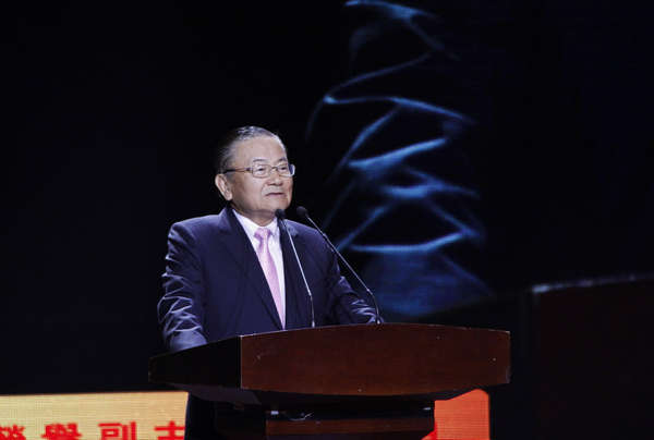 中国国民党荣誉副主席詹春柏在第二十届鲁台经贸洽谈会上致辞。