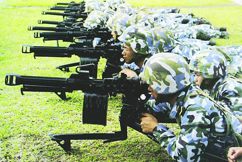 美媒:解放军大批配qlb-06单兵榴弹枪