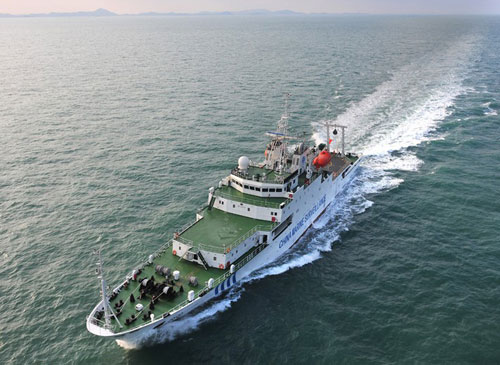 中国最大海监船海监5015日晚驶入钓鱼岛西北