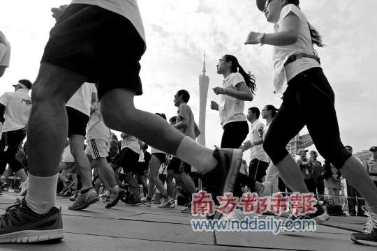 广州马拉松直播图片