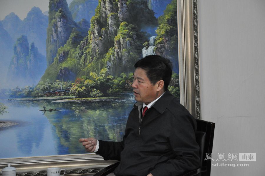 凤凰网山东专访蓝翔技校校长荣兰祥