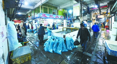 三地争夺西三街经营户 重庆水产会否丢"蛋糕(图)