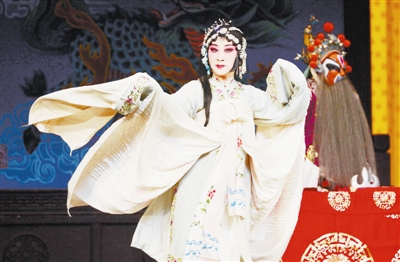 河北梆子《蝴蝶杯》上演