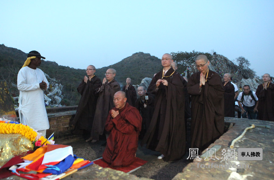 关键词:            灵鹫山心道法师朝圣团