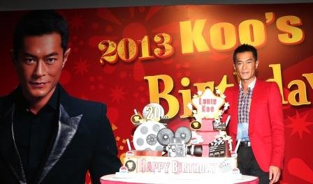 43岁古天乐与粉丝庆生 入行20年格言：少说多做