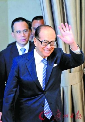 83岁李嘉诚谈分家产 暗示长子李泽钜将接管