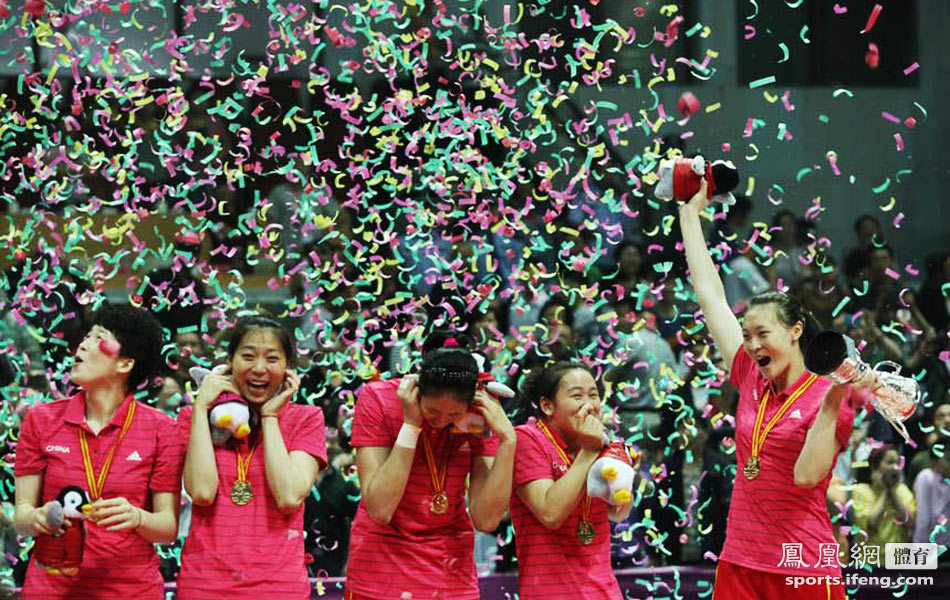 北京时间5月19日晚，2013年中国国际女排精英赛北仑站进入最后一天，把握机会能力更胜一筹的中国女排在激战4局后以3-1力擒年轻的古巴队，以三战全胜的战绩折桂，四局比分为25-19、21-25、25-16和25-16（中国队在前）。这也是郎平上任后带领新一届中国女排赢得的首个冠军。惨遭三连败的古巴女排遗憾垫底。