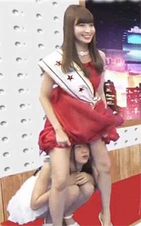 日综艺节目再玩无节操戏码 小嶋阳菜被<em>钻</em>下体