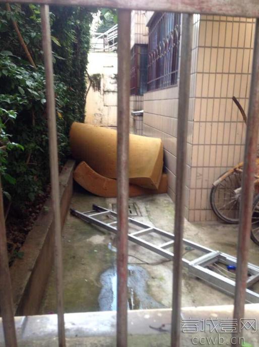 昆明:明通小学发生踩踏事件 已致6人死亡